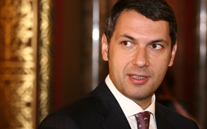 Lázár János:A kormány az utazók javára próbálja...