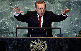 Provokatív beszéd és kivonulás az ENSZ-ben, megosztott...