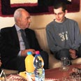 Peres visits Gilad Shalit in Mitzpe Hila