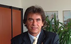 Dr. Garamvölgyi László25.könyvének megjelentetésére készül.