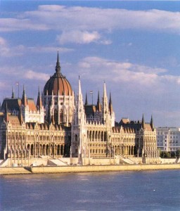 Ismét tizennégy egyházat ismert el a parlament