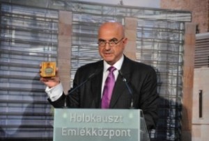 Esterházy János,” a Világ Igaza”