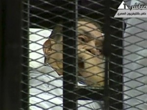 Mubarak: They want to kill me in prison Kétszer is leállt Hoszni Mubarak volt egyiptomi elnök szíve...
