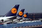 Kiterjeszti a sztrájkot a Lufthansa pénteken valamennyi járaton egész nap sztrájkol