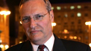 Tiltakozik a Wiesenthal központ igazgatója egy lett musical...