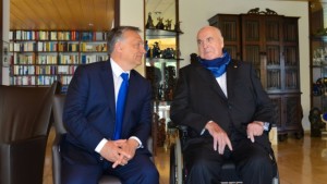 Orbán Viktor és Helmut Kohl közös nyilatkozatában