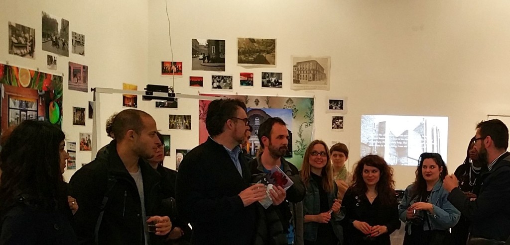 A kiállítás megnyitóján a művészeket az érdeklődő közönségnek Romsics Gergely a Balassi Intézet - a Hungarian Cultural Center New York igazgatója mutatta be.