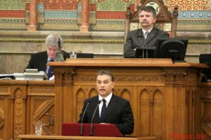 Magyarország felébredt