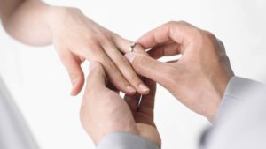 Havi 5 000 forint adónak megfelelő kedvezményt érvényesíthetnek a házasságkötést követő 24 hónapon