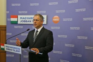 Kósa Lajos a Kereskedelmi Dolgozók Független...