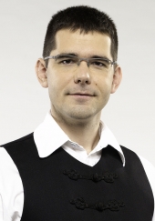 Titkos szavazáson kizárták Novák Elődöt a Jobbik...