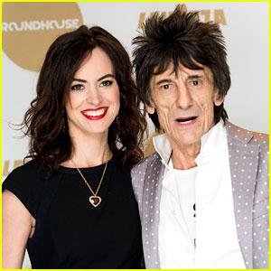 Ikrei lettek Ronnie Woodnak