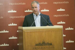 Kósa Lajos a Fidesz nevében részvétét fejezte ki a tegnap...