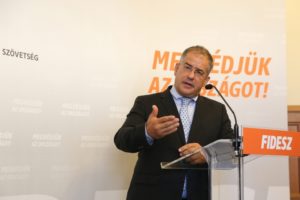 Kósa Lajos: blöff volt a parlament rendkívüli ülésének...