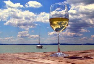 Nem ez a Magyar Konyha első Balatonról szóló kiadványa
