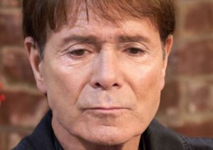 Sir Cliff Richard bepereli a BBC-t és a rendőrséget