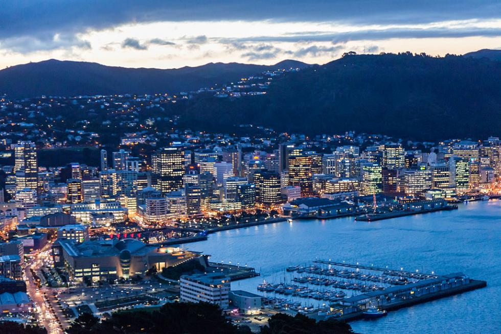 1024px-Wellington_City_at_dusk.jpg