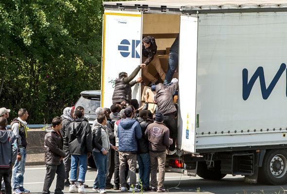 Calais-migrants-636290.jpg