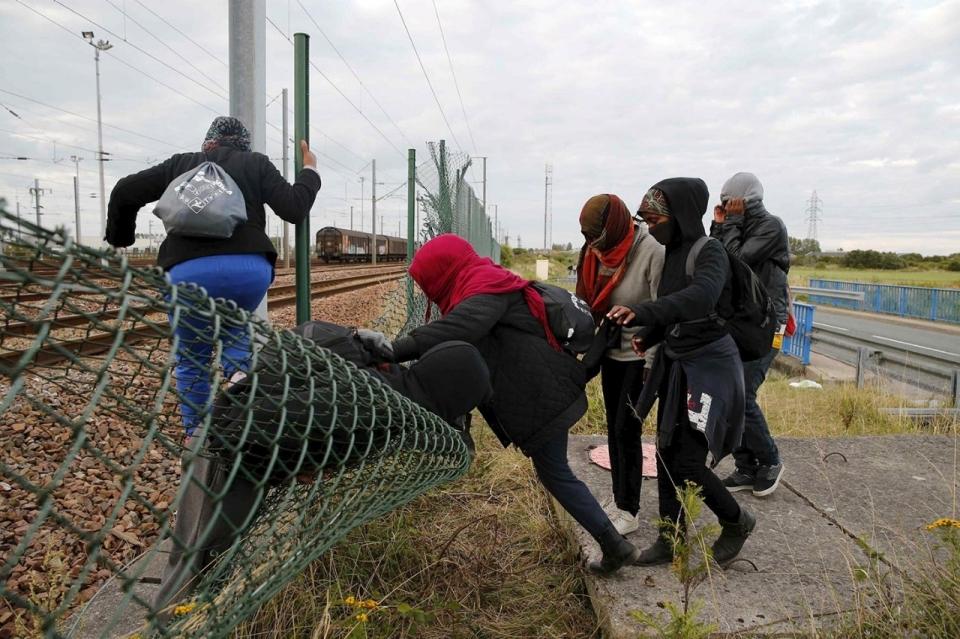 image.adapt.960.high.france_tunnel_migrants_01a.jpg