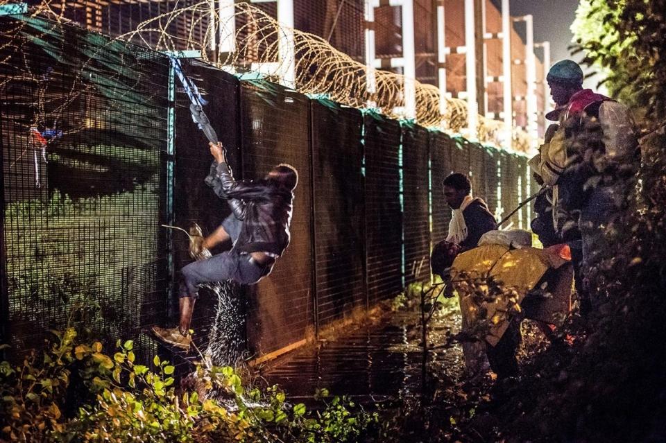 image.adapt.960.high.france_tunnel_migrants_03a.jpg