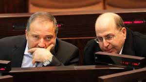 Moshe Ya’alon a volt izraeli védelmi miniszter visszatér
