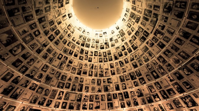 Hétfőn 10 órakor 2 percre országszerte megszólaltak a szirénák Izraelben a náci üldözés hat millió zsidó áldozatának emlékére – Breuerpress International