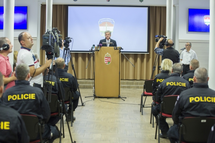 Ötven cseh rendőr érkezett Budapestre a V4 -határrendészeti együttműködése alapján a déli határ...