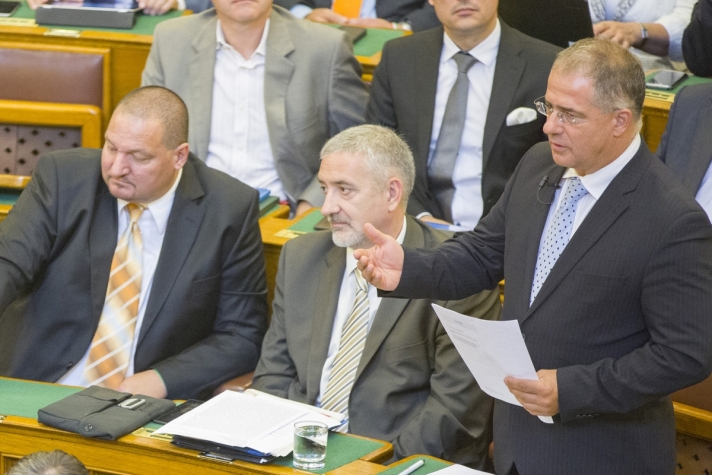 Kósa Lajos Orbán Viktor miniszterelnök napirend előtti...