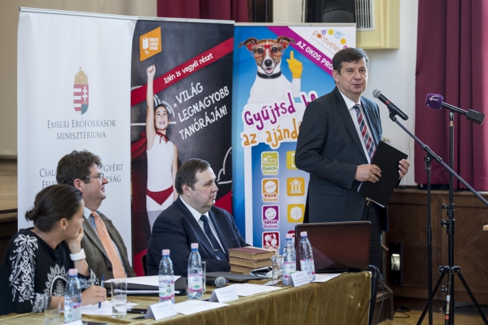 Az idei tanóra fő témája a nemek közötti egyenlőség.