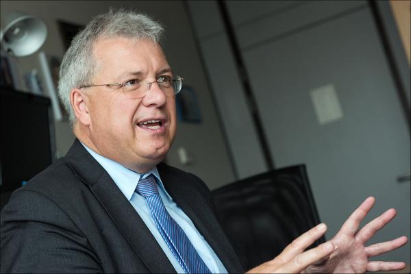 Ferber: adókedvezményekkel csalogatni a cégeket egy...