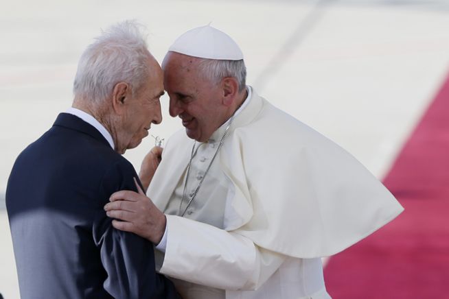 Peresz és Ferenc pápa