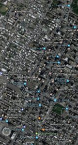A Google map-ről származó képen jól érzékelhető a buli idejére lezárt New York-i területének nagysága. A Central Park legdélebbi részétől a Colombus Circle-től , az 59. utcától, a Madison Square Garden-ig, a 34. utcáig tartó városrész kerül lezárásra, mivel ennek a közepén a Times Square-en lesz a buli központja.