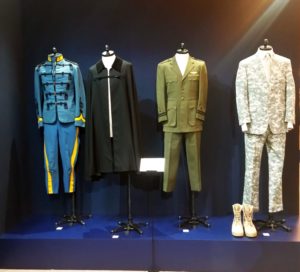 Katonai egyenruhák a huszadik század elejéről.