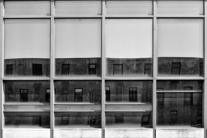 Törékeny brutalizmus
