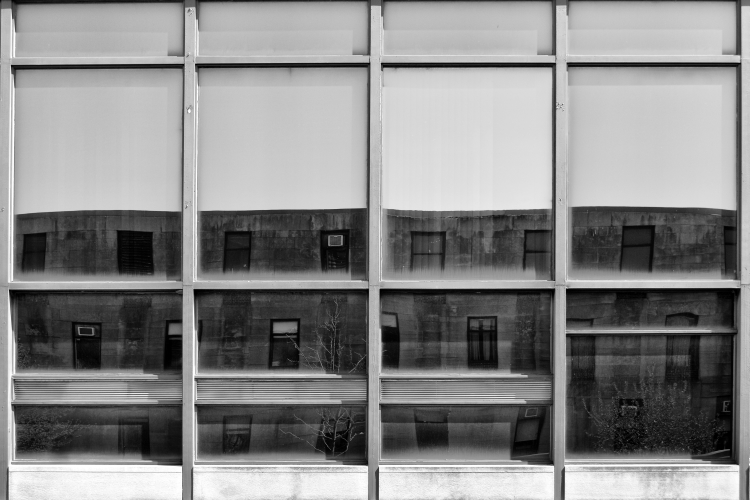 November 8-ig lesz nyitva az a fotókiállítás New Yorkban, amely a Bauhaus magyar származású mestere, Breuer Marcel amerikai épületeit mutatja be.