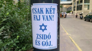 Budapest több pontján is olyan plakátok jelentek meg a...