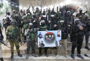 Az “Oroszlánok Barlangja” sechemi militáns csoport legalább négy magas rangú tagja feladta magát a...